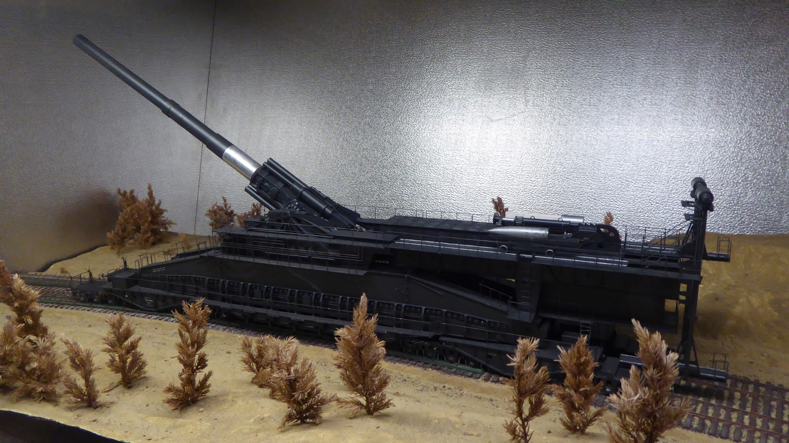Toy soldiers and real battles: The Schwerer Gustav scale model at the  Dresden Bundeswehr Military History Museum